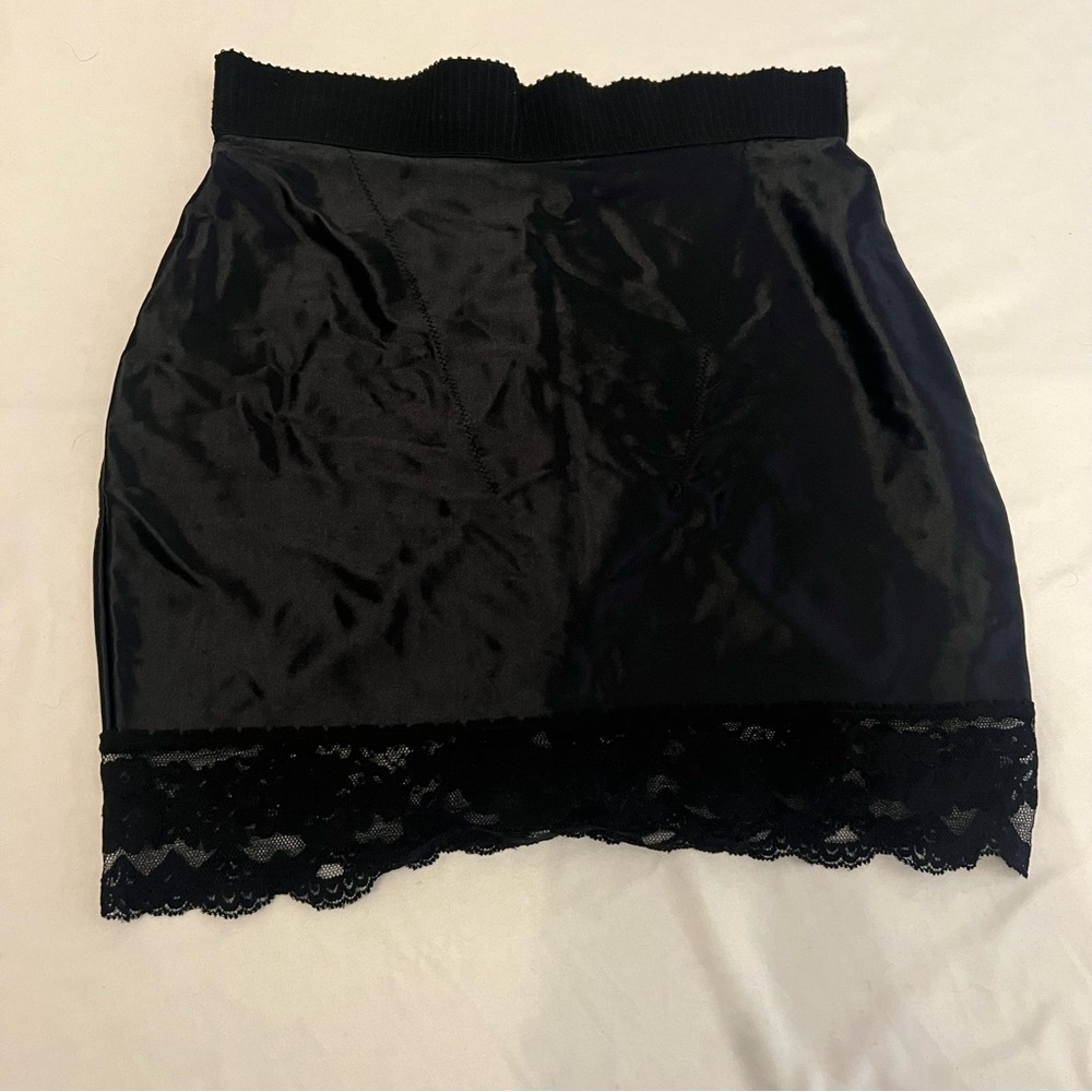 Vintage Victoria's Secret Black Satin cinched back half slip size Large